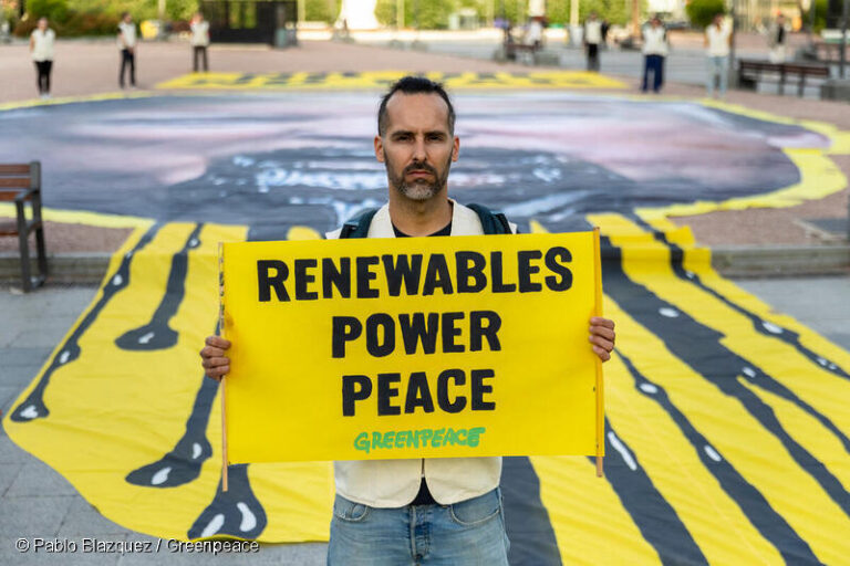 Bowen urged to lead with ambition to accelerate fossil fuel phase out as energy crisis bites